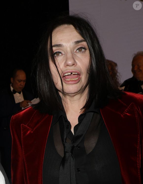 Et malgré son succès, elle est loin de vivre un quotidien de luxe.

Béatrice Dalle - 47ème édition du Gala "Best Awards" à l'hôtel Four Seasons Hôtel George V à Paris le 28 janvier 2025. © Coadic Guirec/Bestimage