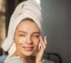 Du sérum illuminateur au parfum envoûtant en passant par des patchs pour les yeux, chaque étape prolonge la magie de l'été.