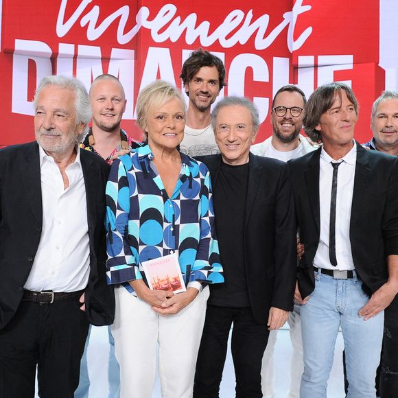 Une figure de CNews a quitté la chaîne cet été

Nathan Devers, Pierre Arditi, Muriel Robin, David Jarre, Michel Drucker et le groupe Goldmen- Enregistrement de l'émission "Vivement dimanche" au studio Gabriel, présentée par M.Drucker, diffusée sur France 3 le 17 septembre 2023. © Guillaume Gaffiot / Bestimage