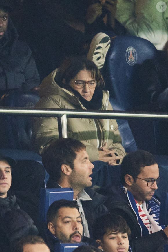 Fayza Lamari, la mère de Kylian Mbappé assiste au match sur Paris - Célébrités dans les tribunes du match de Ligue 1 McDonald's opposant le Paris Saint-Germain (PSG) à Lyon (3-1) au Parc des Princes à Paris le 15 décembre 2024. © Cyril Moreau/Bestimage