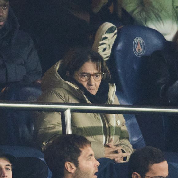 Fayza Lamari, la mère de Kylian Mbappé assiste au match sur Paris - Célébrités dans les tribunes du match de Ligue 1 McDonald's opposant le Paris Saint-Germain (PSG) à Lyon (3-1) au Parc des Princes à Paris le 15 décembre 2024. © Cyril Moreau/Bestimage