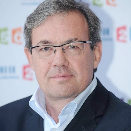 L'ancien présentateur du JT Benoît Duquesne retrouvé sans vie à 56 ans sur sa péniche, sa fille Marie a pris sa relève à la télé