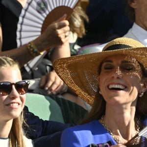 Kate Middleton et sa fille la princesse Charlotte à la finale homme du tournoi de tennis de Wimbledon, le 13 juillet 2025.

Photo : Chryslène Caillaud / PsnewZ / Bestimage