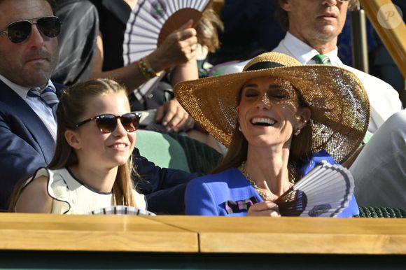 Kate Middleton et sa fille la princesse Charlotte à la finale homme du tournoi de tennis de Wimbledon, le 13 juillet 2025.

Photo : Chryslène Caillaud / PsnewZ / Bestimage
