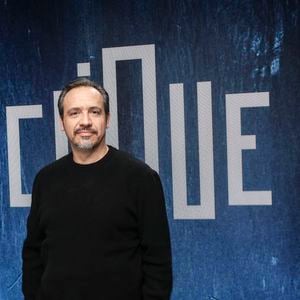Alexandre Astier sur le plateau de Clique présenté par M.Achour, et diffusé sur Canal + le 21 octobre 2025, Paris, France, le 14 octobre 2025. © Jack Tribeca / Bestimage