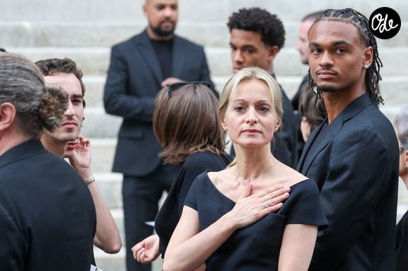Gaston Ardisson, Manon Ardisson, Audrey Crespo-Mara et son fils Sékou - Sorties des obsèques de Thierry Ardisson en l'église Saint-Roch de Paris, France, le 17 juillet 2025. © Clovis-Jacovides/Bestimage