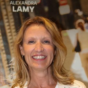 Des habitudes qui lui permettent de rester en forme malgré les tournages.

Exclusif - Alexandra Lamy  lors de l'avant-première du film "Pour le plaisir", à l'UGC Ciné Cité Bordeaux, France, le 17 avril 2026. © Jean-Marc Lhomer/Bestimage