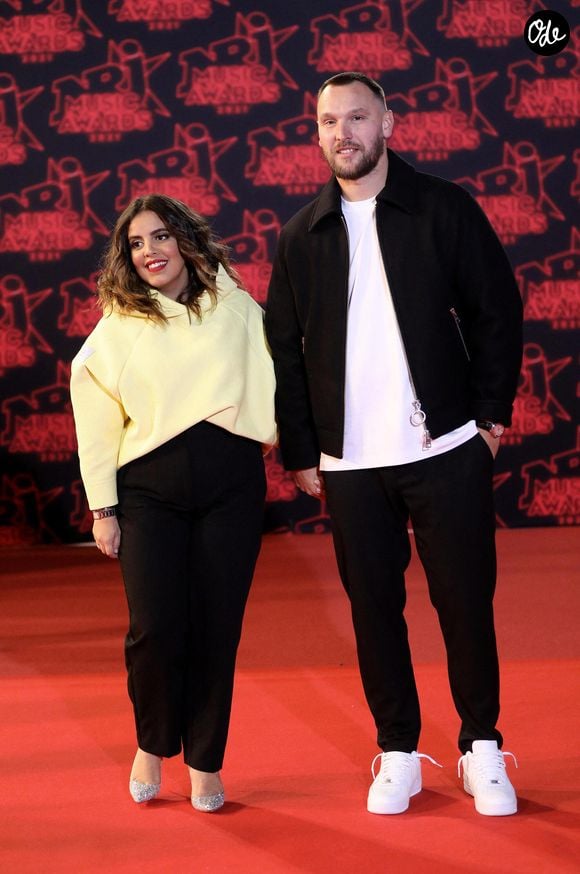 Inès Reg et Kévin Debonne lors de la 23ème édition des NRJ Music Awards 2021 au Palais des Festivals de Cannes, le 20 novembre 2021.
© Dominique Jacovides/Bestimage