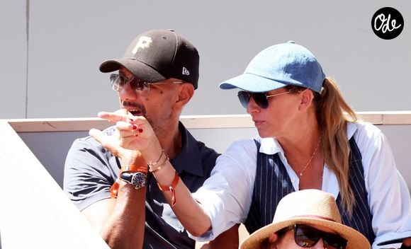 Roschdy Zem et sa compagne Sarah Poniatowski dans les tribunes lors des Internationaux de France de Tennis de Roland Garros 2026, à Paris, France, le 25 mai 2026. © Jacovides-Moreau/Bestimage