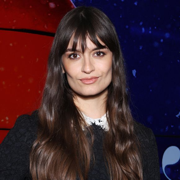 Elle a fièrement reconnu sa chanson à la radio… avant que le chauffeur ne change brusquement de station. "Et là, le chauffeur vlatipa qu'il lâche un gros soupir (…) Bonne journée à tous, croyez en vos rêves", a-t-elle commenté avec humour. 

Clara Luciani à la première du film "Joli Joli" au cinéma UGC Ciné Cité Les Halles à Paris, le 3 décembre 2024.
© Denis Guignebourg/Bestimage