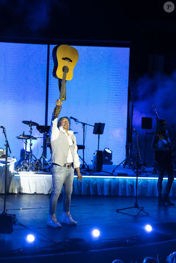 Laurent Voulzy - Laurent Voulzy en concert sur la scène du théâtre de Verdure lors du 41ème Festival de Ramatuelle, le 9 août 2025. 
© Cyril Bruneau / Bestimage