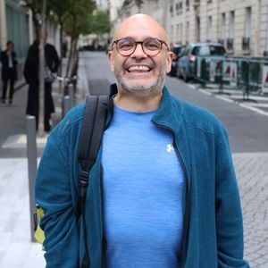 Le journaliste sportif était présent sur le plateau de l'émission de RTL ce lundi 23 février.
Yoann Riou - Les célébrités aperçues à proximité des studios de RTL à Neuilly-sur-Seine, le 15 octobre 2025. Agence / Bestimage