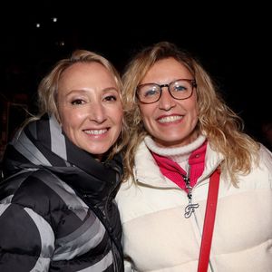 Exclusif - Audrey Lamy et sa soeur Alexandra Lamy - Projection du court métrage "Allez ma Fille" réalisé par C.Jouannet lors du 27éme Festival International du Film de Comédie de l'Alpe d'Huez, le 17 janvier 2024. A cette occasion, la famille était réunie au grand complet, A.Lamy et son ex-compagnon, T.Joaunnet, sa femme A.Deutsch, leurs filles, Mado et Ysée. 
© Dominique Jacovides / Bestimage