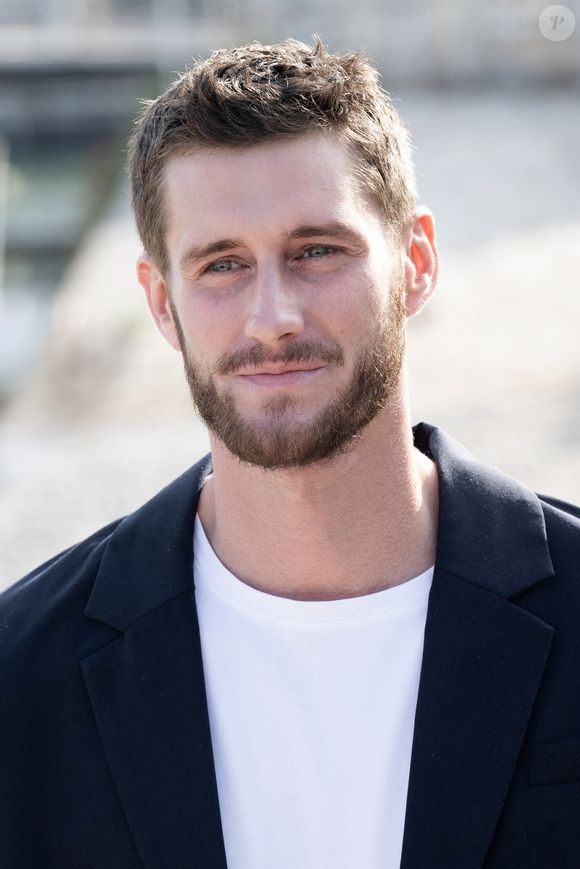 Jean-Batiste Maunier assiste au photocall du Nouveau jour lors du 27ème Festival de la Fiction de La Rochelle le 19 septembre 2025 à La Rochelle, France.Photo by David NIVIERE/ABACAPRESS.COM