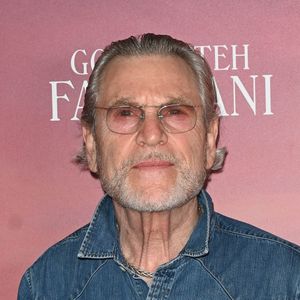 L’acteur s’est fait connaître grâce à ses rôles dans L’Ours et Nikita.

Tchéky Karyo - Avant-première du film "Une comédie romantique" au cinéma Pathé Wepler à Paris le 11 octobre 2022. © Coadic Guirec/Bestimage