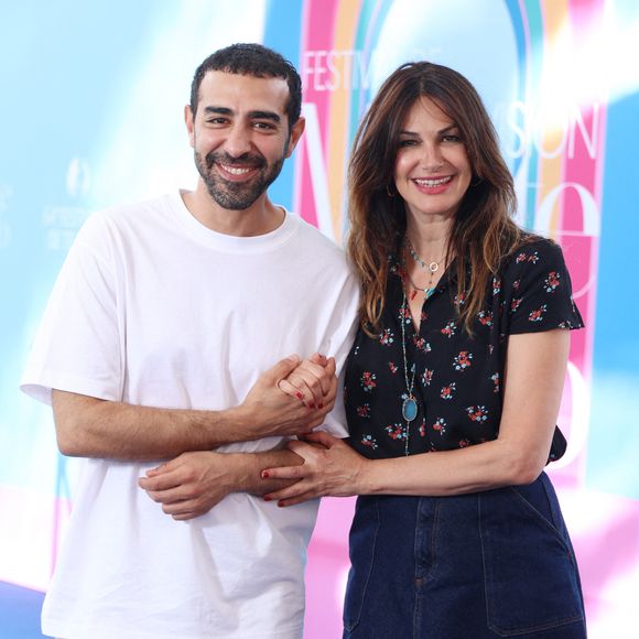 Helena Noguerra et Mhamed Arezki - Photocall de "Un nouveau jour" lors du 64ème Festival de Télévision de Monte Carlo au Grimaldi Forum de Monaco le 14 juin 2025.
© Denis Guignebourg / Bestimage