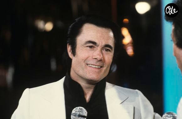 Archives - En France, sur le plateau de l'émission "Champs-Elysées" Alain Barrière. Le 28 avril 1984.

© Jean-Claude Colin via Bestimage