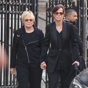 Muriel Robin et Anne Le Nen lors de la cérémonie funéraire de Bernadette Chirac, veuve de l'ancien président français Jacques Chirac, à la basilique Sainte-Clotilde à Paris, en France, le 12 juin 2026. Bernadette Chirac est décédée le 5 juin 2026, à l'âge de 93 ans. Photo de Florian Poitout/ABACAPRESS.COM