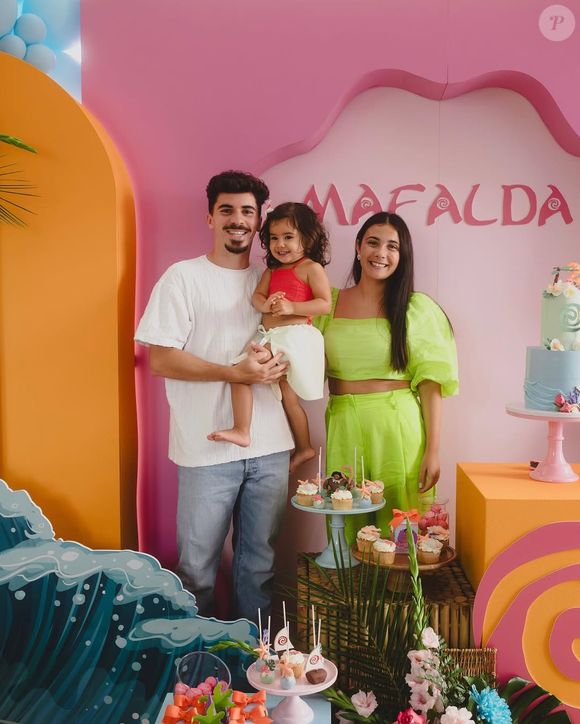 Vitinha en famille avec leur première fille Mafalda Instagram @vitinha - 2 septembre 2023