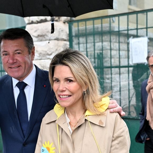 "Le secret de ma grand-mère, 94 ans (...) : une pratique millénaire", écrit-elle avec fierté, ravie d'avoir enfin "trouvé celle qui le faisait aussi bien que pour elle".

Christian Estrosi, le maire de Nice, et son épouse Laura Tenoudji Estrosi et leur fille Bianca, durant la journée de vote du 2ème tour des élections municipales à Nice, le 22 mars 2026.
