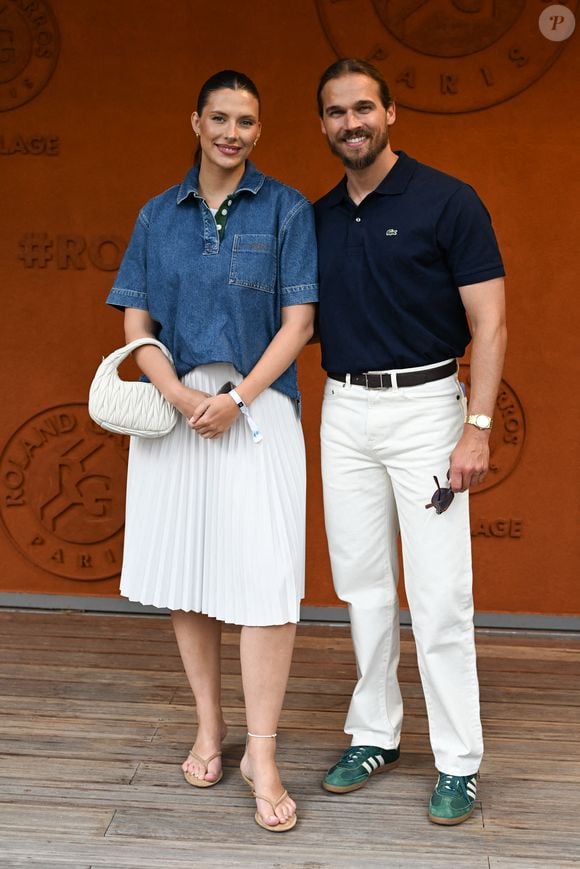 Camille Cerf et Théo Fleury prennent la pose à Roland Garros pour l'Open de France de tennis le 25 mai 2025, à Paris, France. Photo by Laurent Zabulon/ABACAPRESS.COM