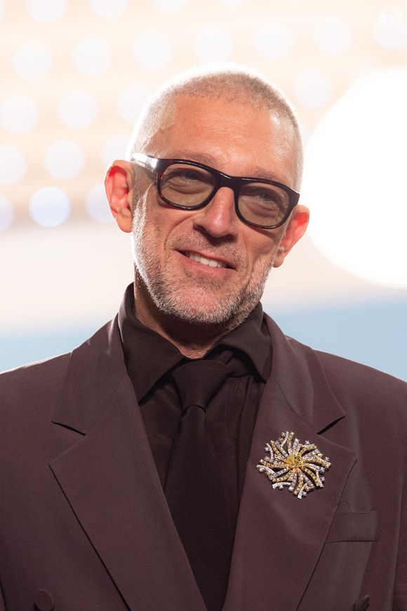 Vincent Cassel - Descente des marches du film "Les Linceuls" lors du 77ème Festival International du Film de Cannes, au Palais des Festivals à Cannes. Le 20 mai 2024. © Jacovides-Moreau / Bestimage