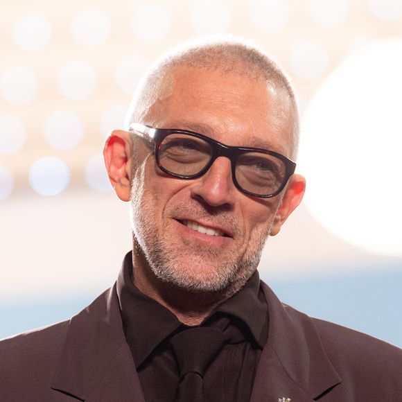 Vincent Cassel - Descente des marches du film "Les Linceuls" lors du 77ème Festival International du Film de Cannes, au Palais des Festivals à Cannes. Le 20 mai 2024. © Jacovides-Moreau / Bestimage