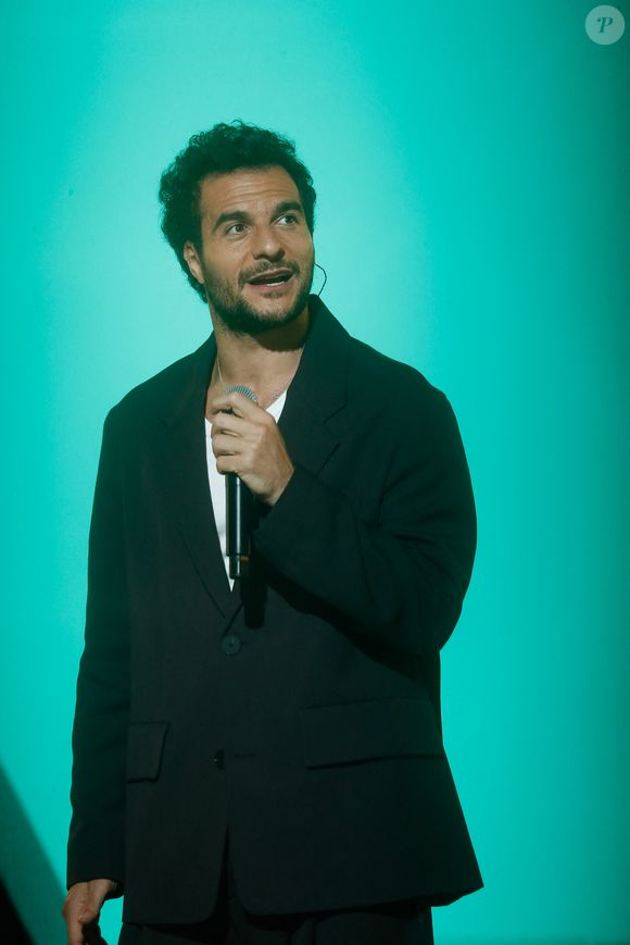 Amir Haddad - Enregistrement de l'émission "Les disques d'or de l'année" au Dôme de Paris, présentée par E.Gossuin et diffusée le 24 décembre à 21h10 sur M6
© Christophe Clovis / Bestimage