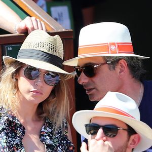 Pour surmonter ce drame, Laura Smet peut compter sur ses soutiens les plus précieux : son mari, Raphaël Lancrey-Javal, et leur petit garçon Léo. 

Laura Smet et son compagnon Raphaël - Personnalités dans les tribunes lors des internationaux de France de Roland Garros à Paris. Le 10 juin 2017.

© Jacovides - Moreau / Bestimage