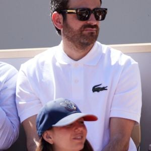 Camille Combal - Célébrités dans les tribunes de la finale homme des Internationaux de France de tennis de Roland Garros 2024 à Paris le 9 juin 2024. © Jacovides-Moreau/Bestimage