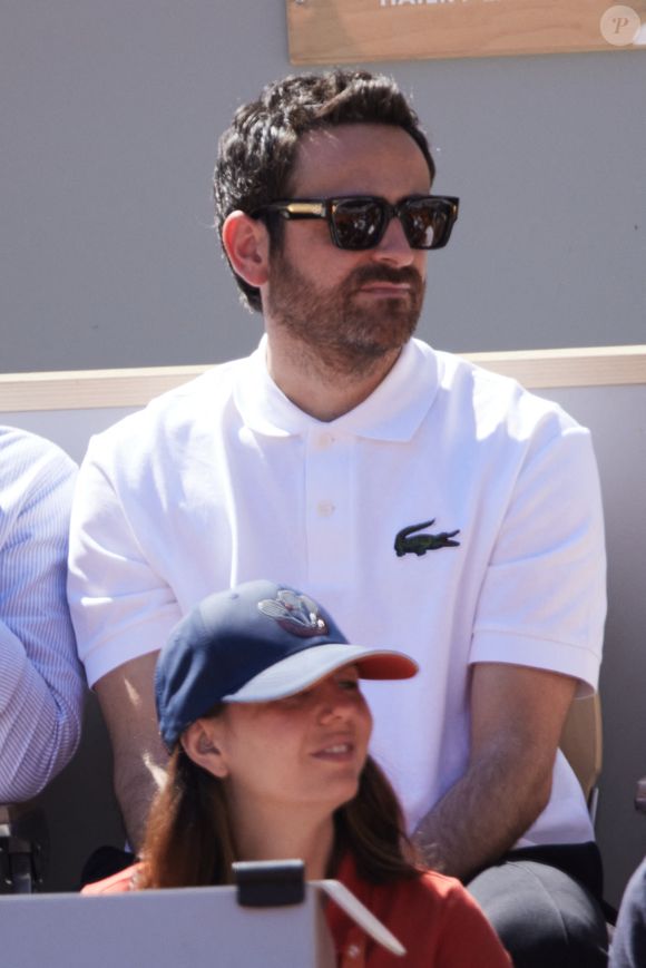 Camille Combal - Célébrités dans les tribunes de la finale homme des Internationaux de France de tennis de Roland Garros 2024 à Paris le 9 juin 2024. © Jacovides-Moreau/Bestimage