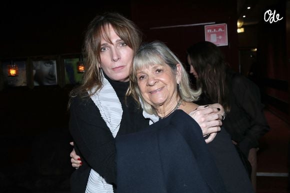 Stéphanie Jarre et Nicole Gerra (la mère de Laurent) - Célébrités au spectacle « Laurent Gerra se met à table ! », à savourer au Casino de Paris, à Paris, France, le 27 Novembre 2024. 

Photo par Bertrand Rindoff / Bestimage