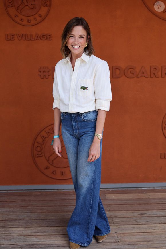 Isabelle Ithurburu - Les célébrités au village lors des Internationaux de France de Tennis de Roland Garros le 1er juin 2025. © Dominique Jacovides / Bestimage