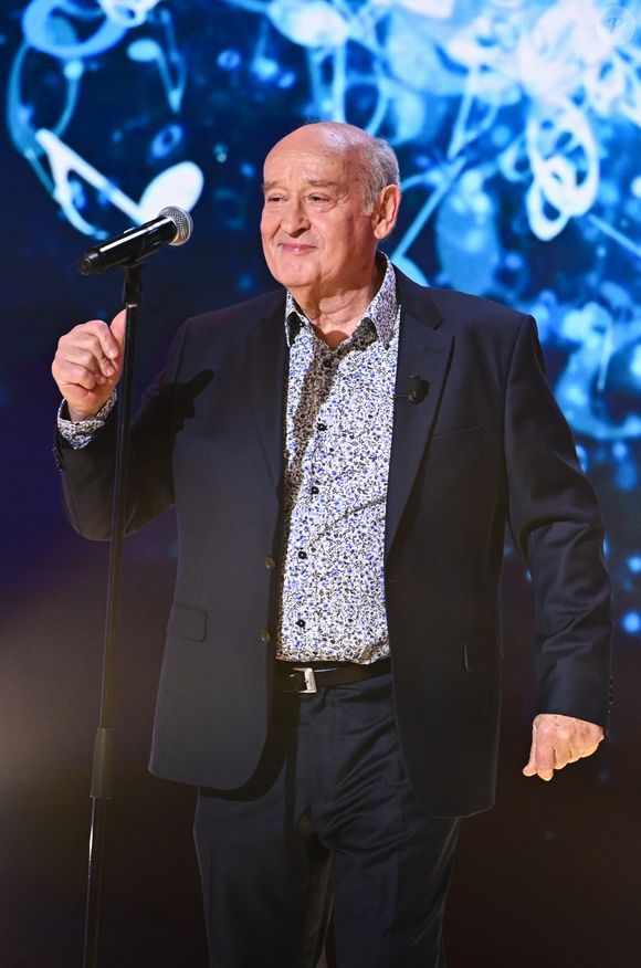Exclusif - Michel Jonasz - Enregistrement de l'émission "Vivement dimanche" au studio Rive gauche, le 18 mars 2025, présentée par M.Drucker, et diffusée le 23 mars 2025 sur France 3.
© Guillaume Gaffiot / Bestimage

|Exclusif - Enregistrement de l'émission "Vivement dimanche", enregistrée au studio Rive Gauche et diffusée le 23 mars 2025 sur France 3