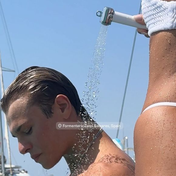 Cameron Hallyday a partagé plusieurs photos de ses vacances dans une story Instagram le 10 août 2025.