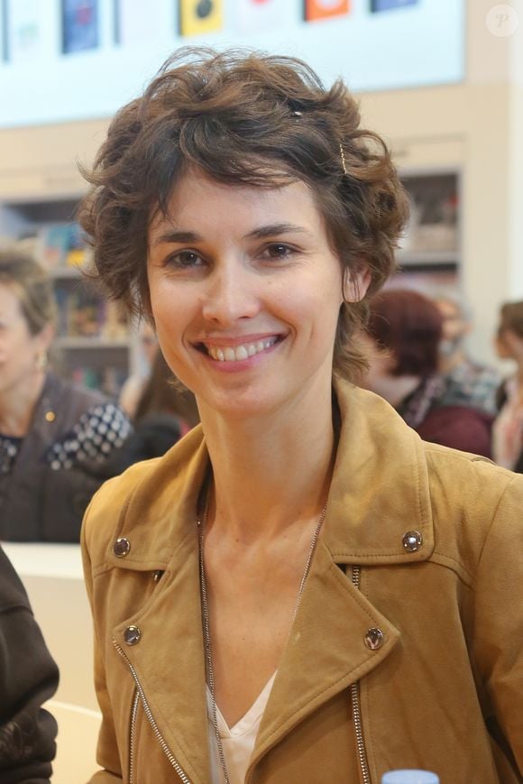 Eglantine Eméyé  au 37ème Salon du Livre à la Porte de Versailles à Paris, le 25 mars 2017.
© CVS/Bestimage