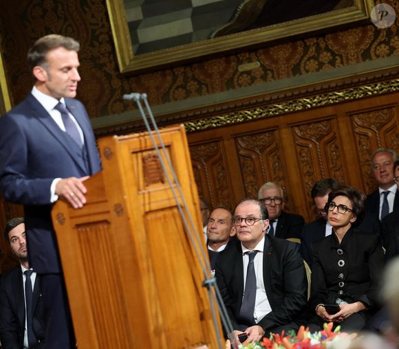 Le président Emmanuel Macron, Emmanuel Moulin, Secrétaire général de la présidence de la République française, Rachida Dati, Ministre de la Culture, Sébastien Lecornu, Ministre des Armées lors du discours du président de la République Française au parlement (Westminster Palace) pendant la visite de trois jours du couple présidentiel français au Royaume Uni, le 8 juillet 2025. © Dominique Jacovides / Bestimage