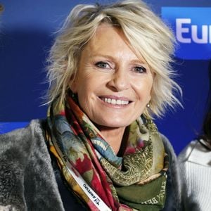 Sophie Davant anime son émission d'Europe 1 "Sophie & Les Copains" au salon Made in France à Paris le 9 novembre 2023.