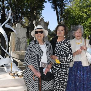 Ses obsèques se tiendront le 20 août 2025 à Paris, suivies de l’inhumation au cimetière russe de Sainte-Geneviève-des-Bois.

Exclusif - Macha Meril et ses soeurs Elisabeth Gagarine et Hélène Gagarine - Macha Méril et les proches de Michel Legrand assistent à la messe organisée pour la bénédiction de la croix sur la tombe du compositeur au cimetière du Père Lachaise à Paris Le 3 septembre 2021. 
© Coadic Guirec / Bestimage