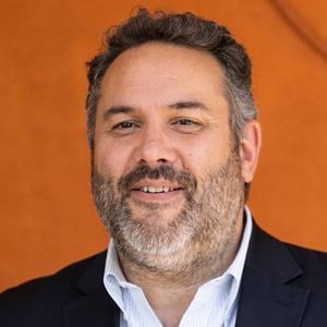 Bruce Toussaint au village lors des Internationaux de France de Tennis de Roland Garros 2025. Paris, le 30 mai 2025. 
© Moreau / Jacovides / Bestimage