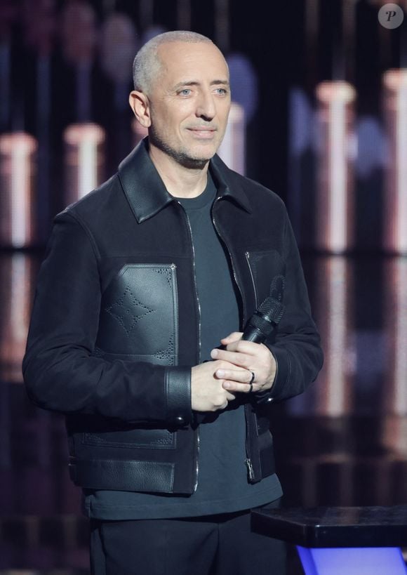 Il ajoutait également : "‘Tous les hommes naissent égaux en droit’… Vous comme moi savons que, malheureusement, ce qui n’est absolument pas la vérité…" 

Gad Elmaleh - Cérémonie de la 40ème édition des Victoires de la Musique à la Seine Musicale à Boulogne-Billancourt, France, le 14 février 2025. © Coadic Guirec/Bestimage
