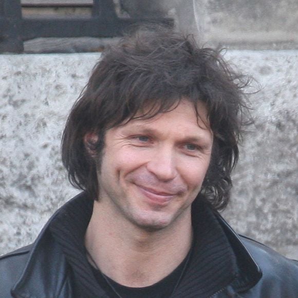 Dans le documentaire "De rock star à tueur : le cas Cantat", les enfants de l'ancien leader du groupe Noir Désir ne sont que peu évoqués.

Bertrand Cantat - Obsèques de Alain Bashung en l'église de Saint-Germain-des-Près. CYRIL MOREAU / BESTIMAGE