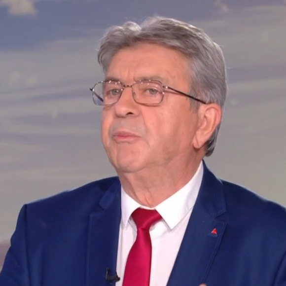 Jean-Luc Mélenchon face à Léa Salamé sur le plateau du JT de 20 heures de France 2. Le 8 septembre 2025.