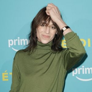 Elle est revenue depuis à Paris

Charlotte Gainsbourg à la première de la série "Etoile" de Prime Video à la Galerie Bourbon à Paris le 23 avril 2025.

© Coadic Guirec / Bestimage