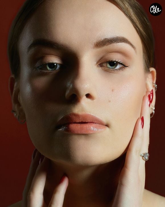 La tendance "clean girl" soit l"'esthétique du faussement naturel" séduit de plus en plus.