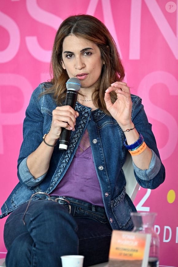 En story sur Instagram, elle publie une photo de sa fille Soraya, blondinette d'un an, tenant une échographie.

Sonia Mabrouk durant la 27ème édition du Festival du Livre de Nice, installé sur le jardin Albert 1er, du 3 au 5 juin 2023. © Bruno Bebert / Bestimage