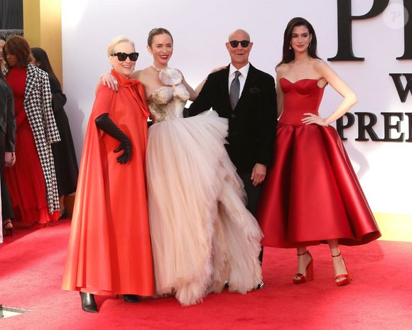 Outre les dessous de la mode, le film promet d'explorer de nouvelles thématiques. Parmi elles : les difficultés de la presse face à l'avènement du numérique. 

Anne Hathaway, Meryl Streep, Lady Gaga et les acteurs assistent à la première mondiale de "Le diable s'habille en Prada 2" au Lincoln Center à New York.

©BestImage