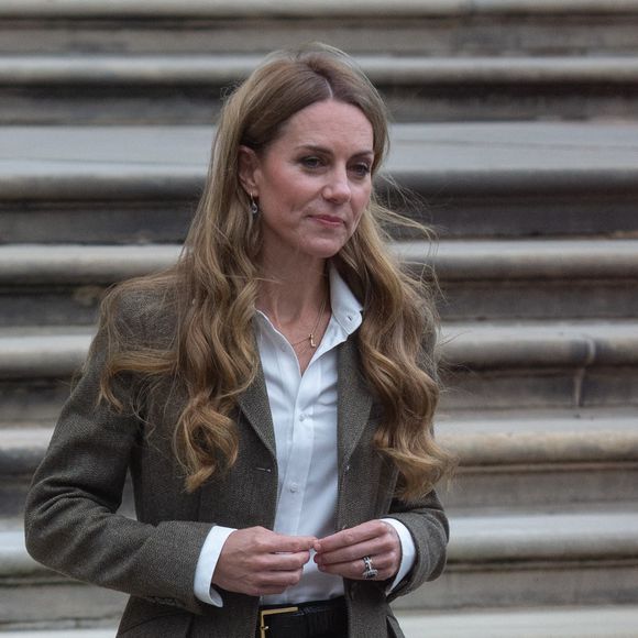 Catherine (Kate) Middleton, arborant des cheveux blonds, visitent les jardins, récemment transformés, du musée d'histoire naturelle à Londres, le 4 septembre 2025. (Zuma Press / Bestimage)