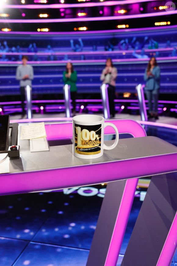 Exclusif - Illustration lors de l'enregistrement de l'émission "100% logique" présentée par C. Feraud et qui sera diffusée le le 4 octobre 2025 sur France 2 au studio du Lendit à Saint-Denis, France, le 12 mars 2025. © Christophe Clovis/Bestimage