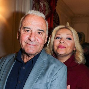 Michel Fugain et son épouse Sandra lors de la soirée de lancement du livre Sardou Regards de Bastien Kossek publié par les éditions Ramsay à l'hôtel Raphael, Paris, France, le 15 avril 2019. Photo par David Boyer/ABACAPRESS.COM